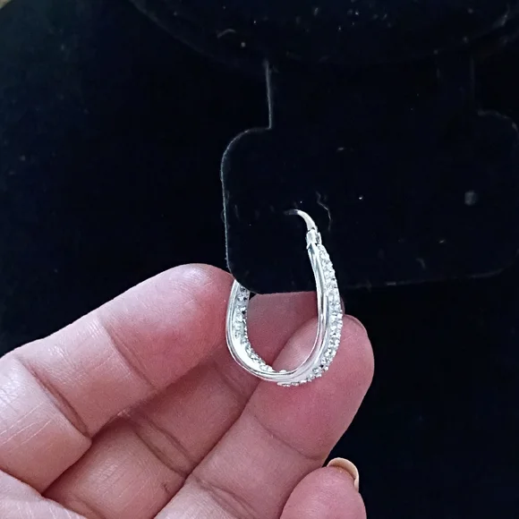 NWT Silver And Bling Earrings - Picture 4 of 12